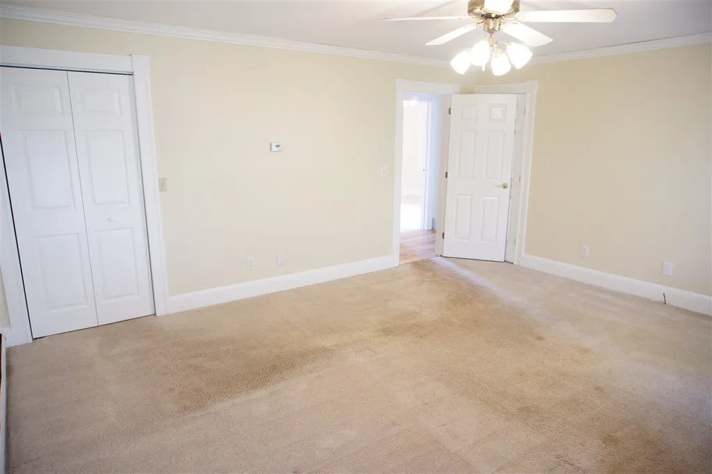 25 Windsor Boulevard Londonderry NH 03053
