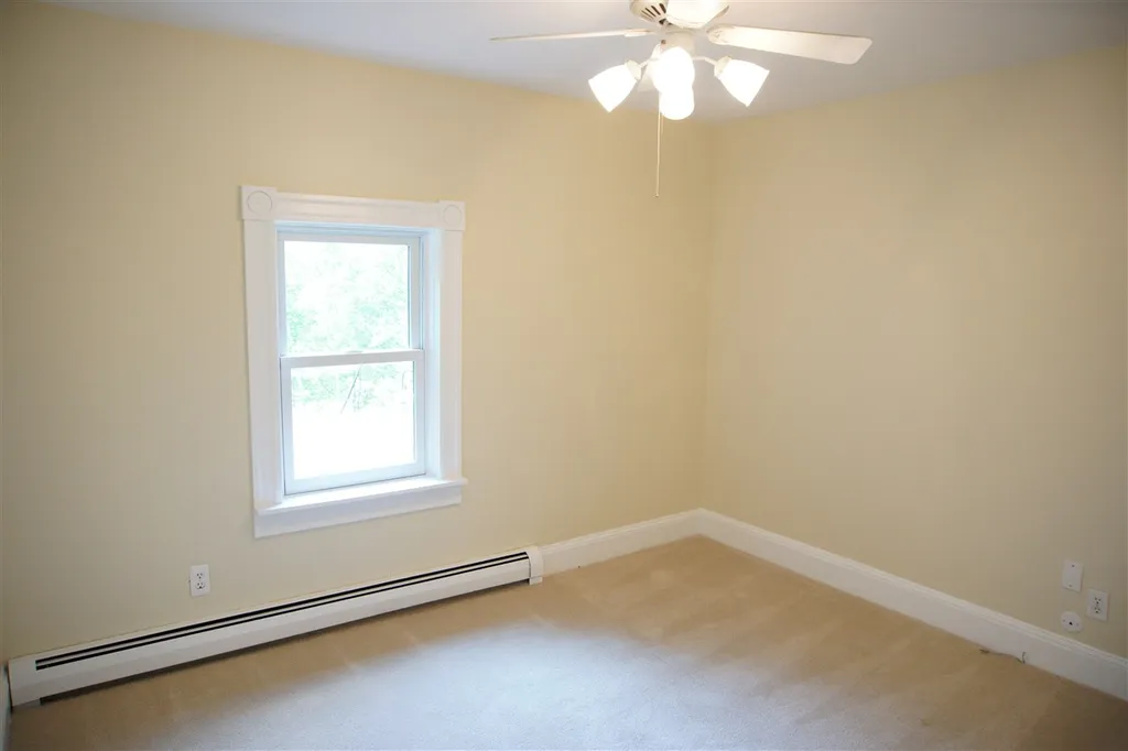 25 Windsor Boulevard Londonderry NH 03053