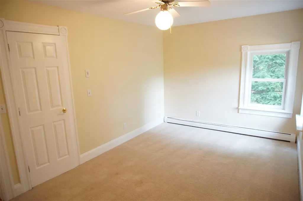 25 Windsor Boulevard Londonderry NH 03053