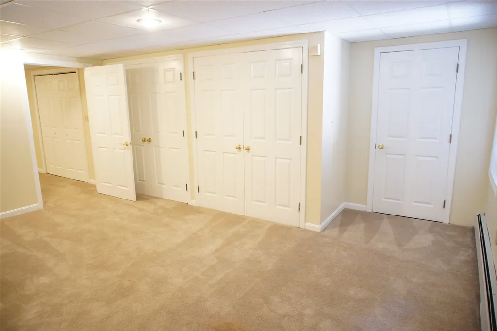 25 Windsor Boulevard Londonderry NH 03053