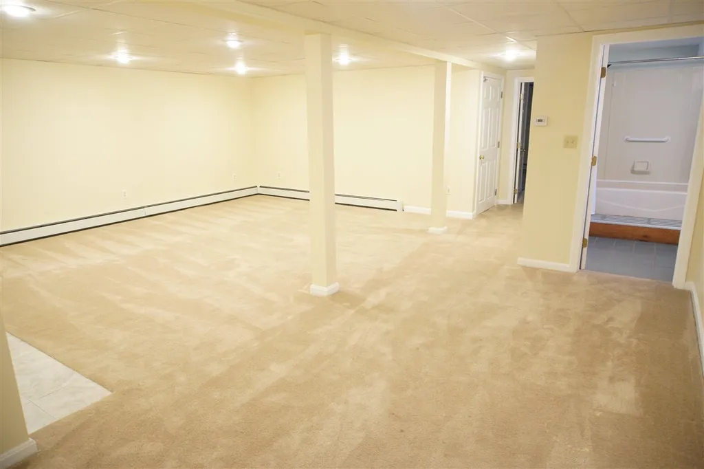 25 Windsor Boulevard Londonderry NH 03053