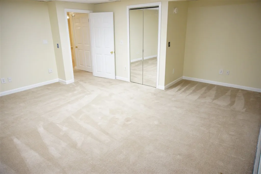25 Windsor Boulevard Londonderry NH 03053