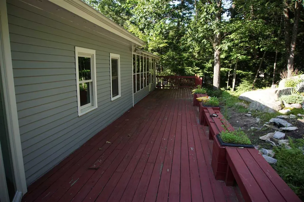 25 Windsor Boulevard Londonderry NH 03053