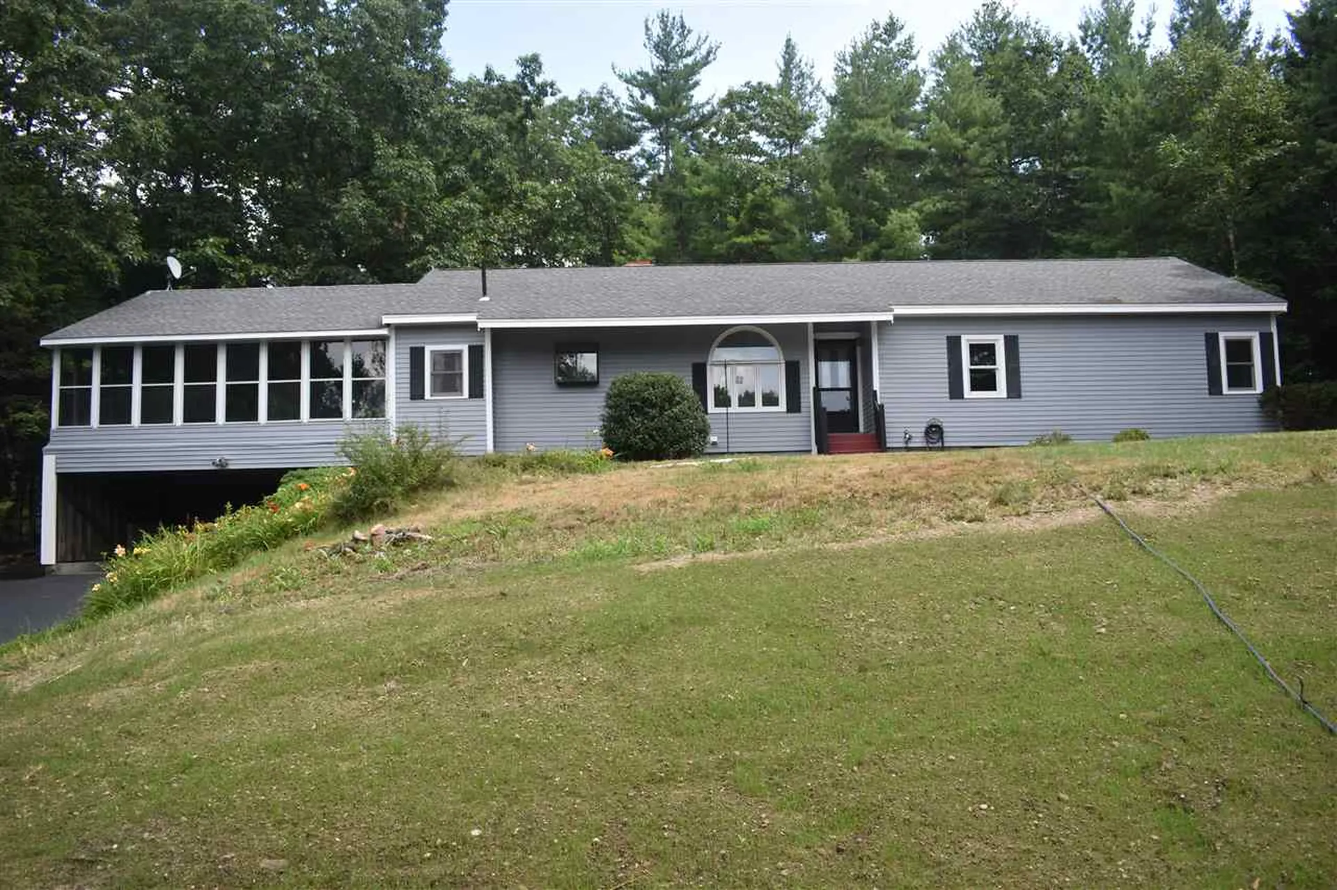 25 Windsor Boulevard Londonderry NH 03053