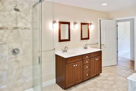 25 Windsor Boulevard Londonderry NH 03053