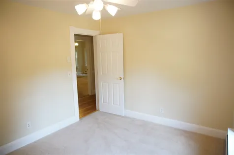 25 Windsor Boulevard Londonderry NH 03053