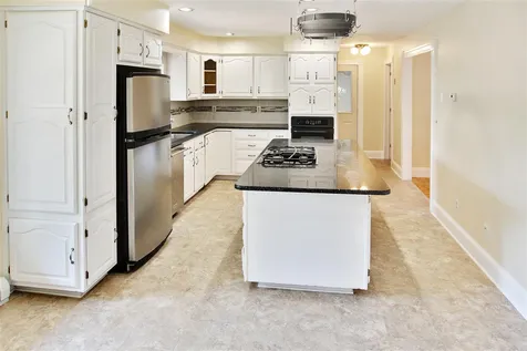 25 Windsor Boulevard Londonderry NH 03053