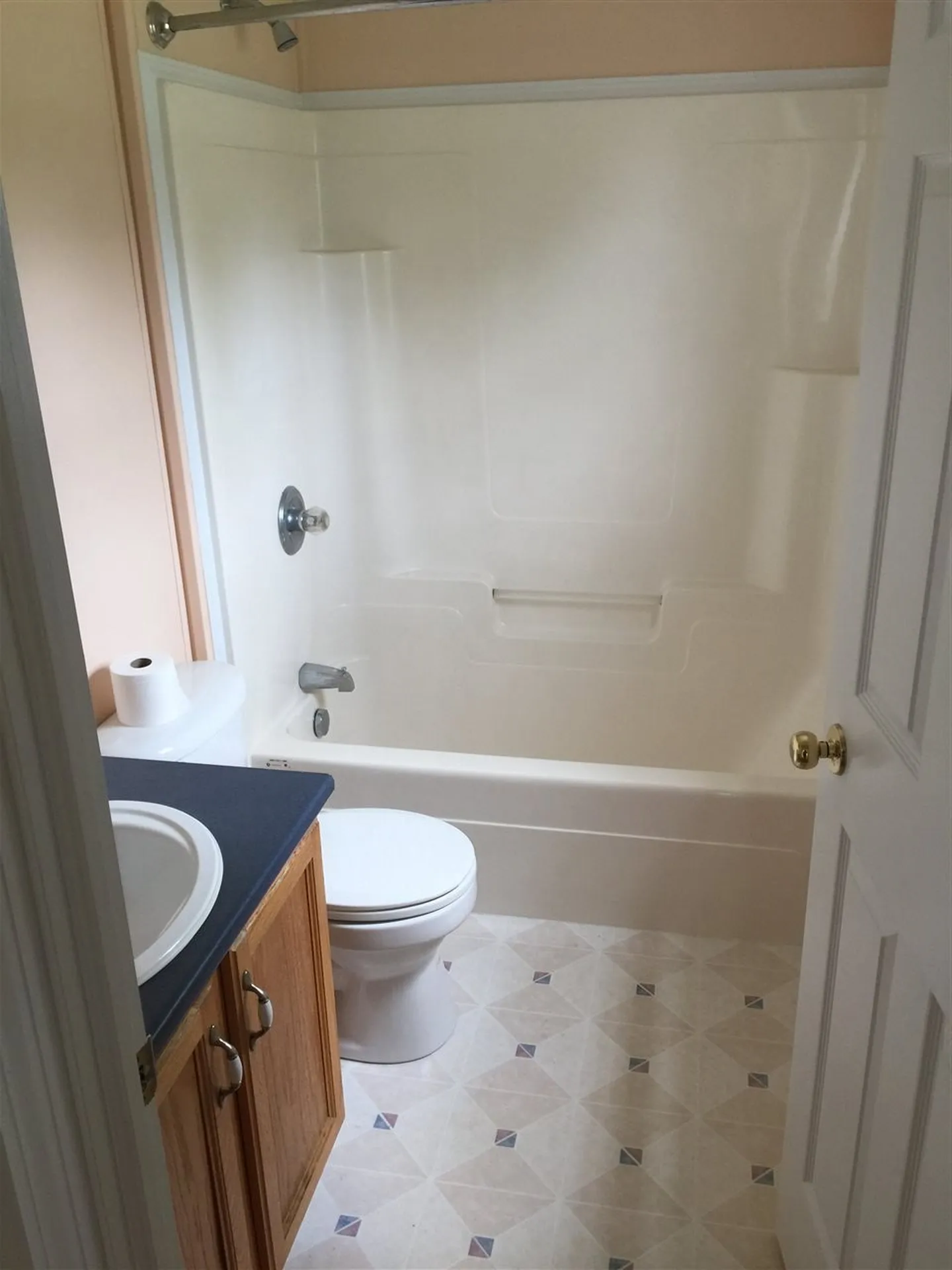 6 Bannigan Court Epping NH 03042