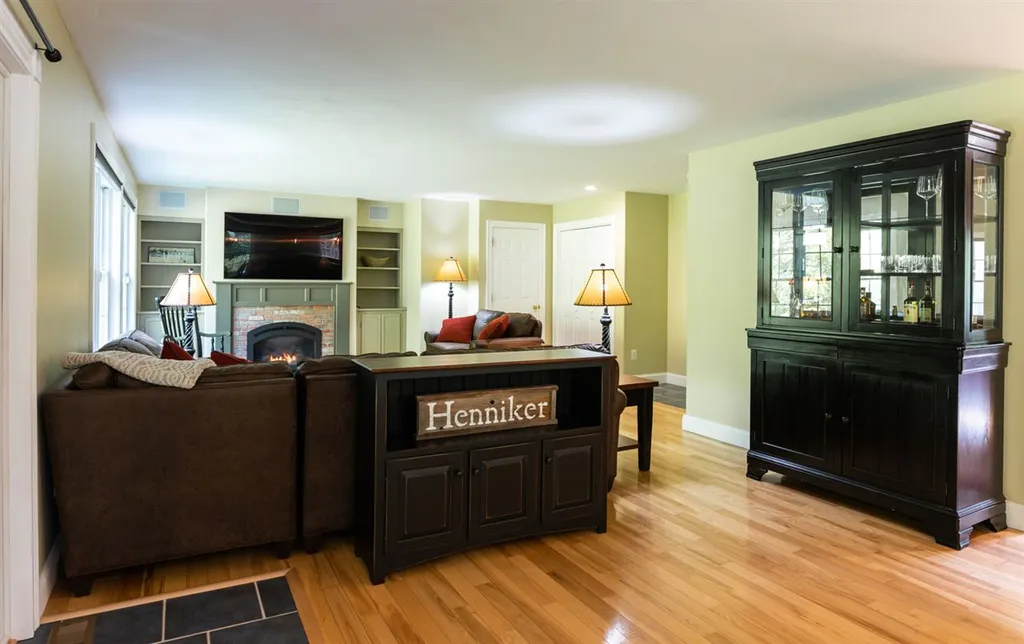 54 Diamond Drive Henniker NH 03242