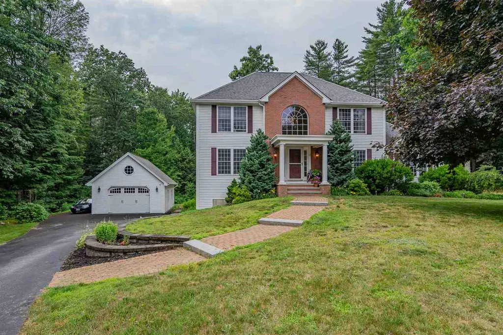 10 Danforth Drive Bedford NH 03110