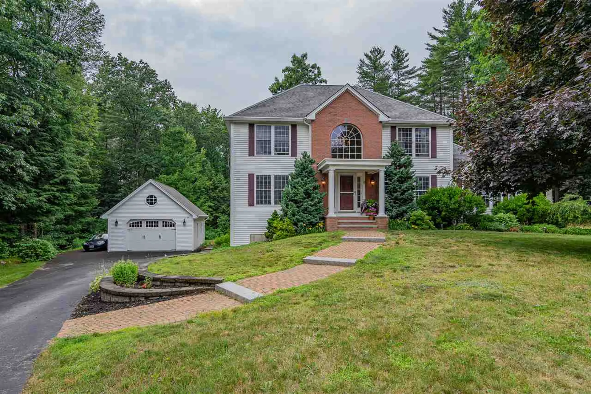 10 Danforth Drive Bedford NH 03110