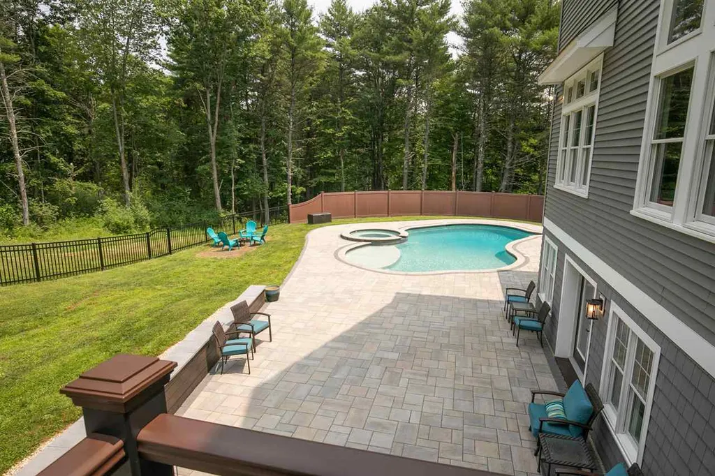 4 Ross Road Rollinsford NH 03869