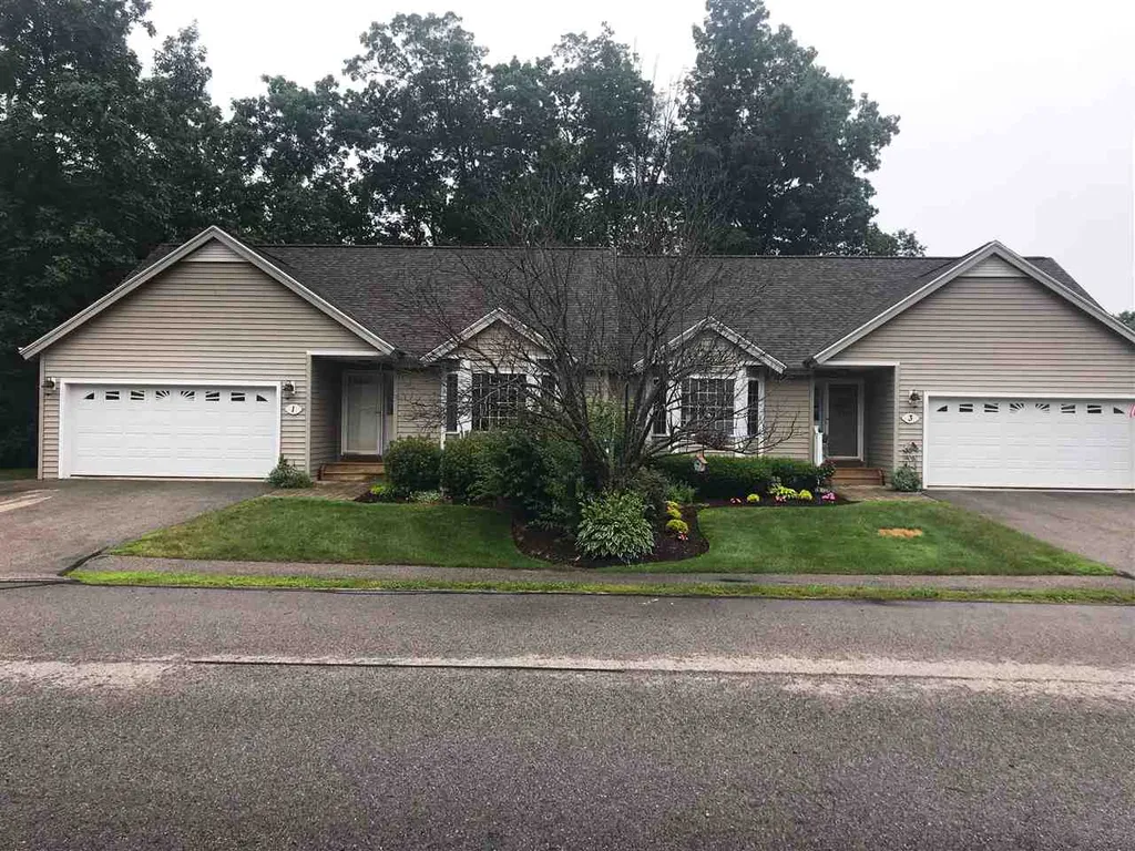 1 Country Lane East Kingston NH 03827