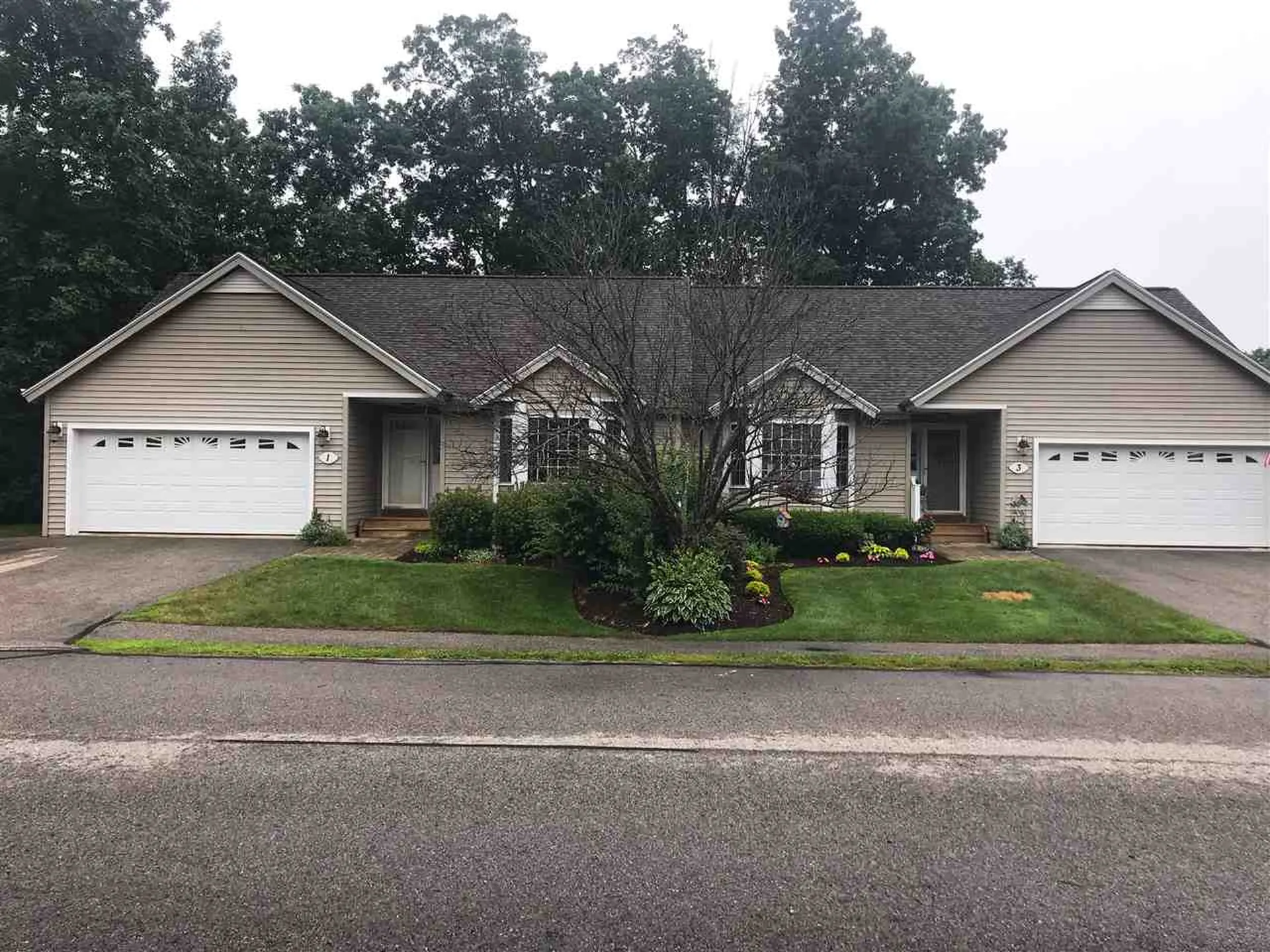 1 Country Lane East Kingston NH 03827