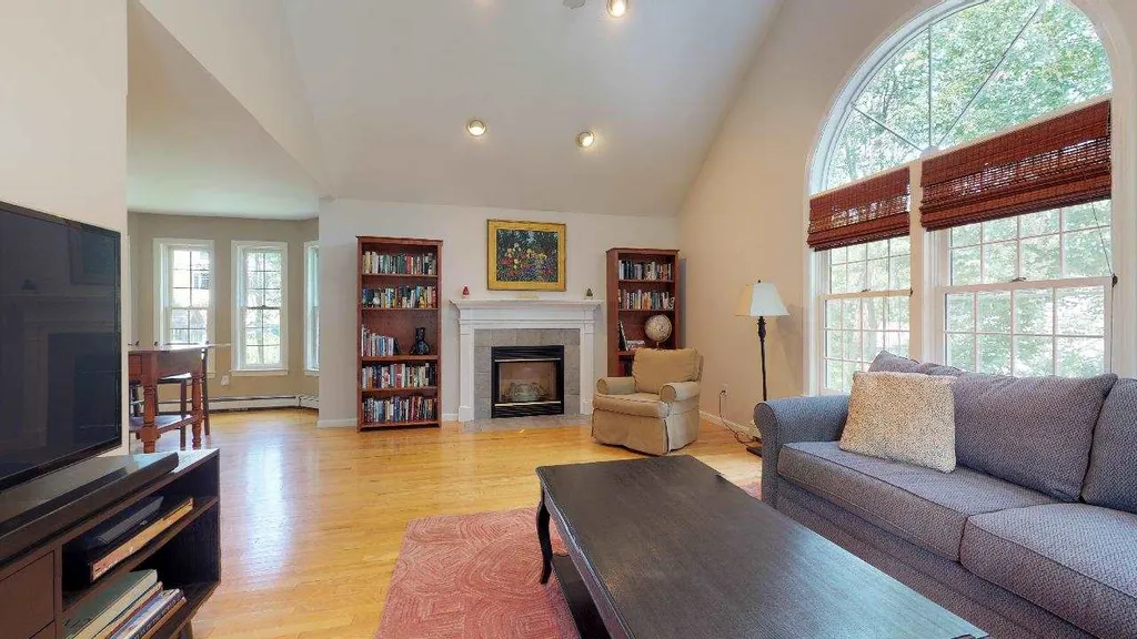 78 Oakmont Drive Concord NH 03301