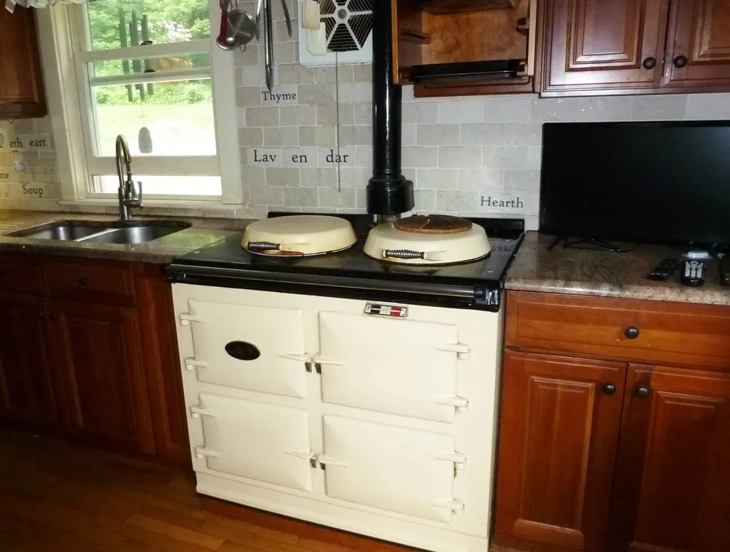 10 Number Nine Hill Road Fayston VT 05673