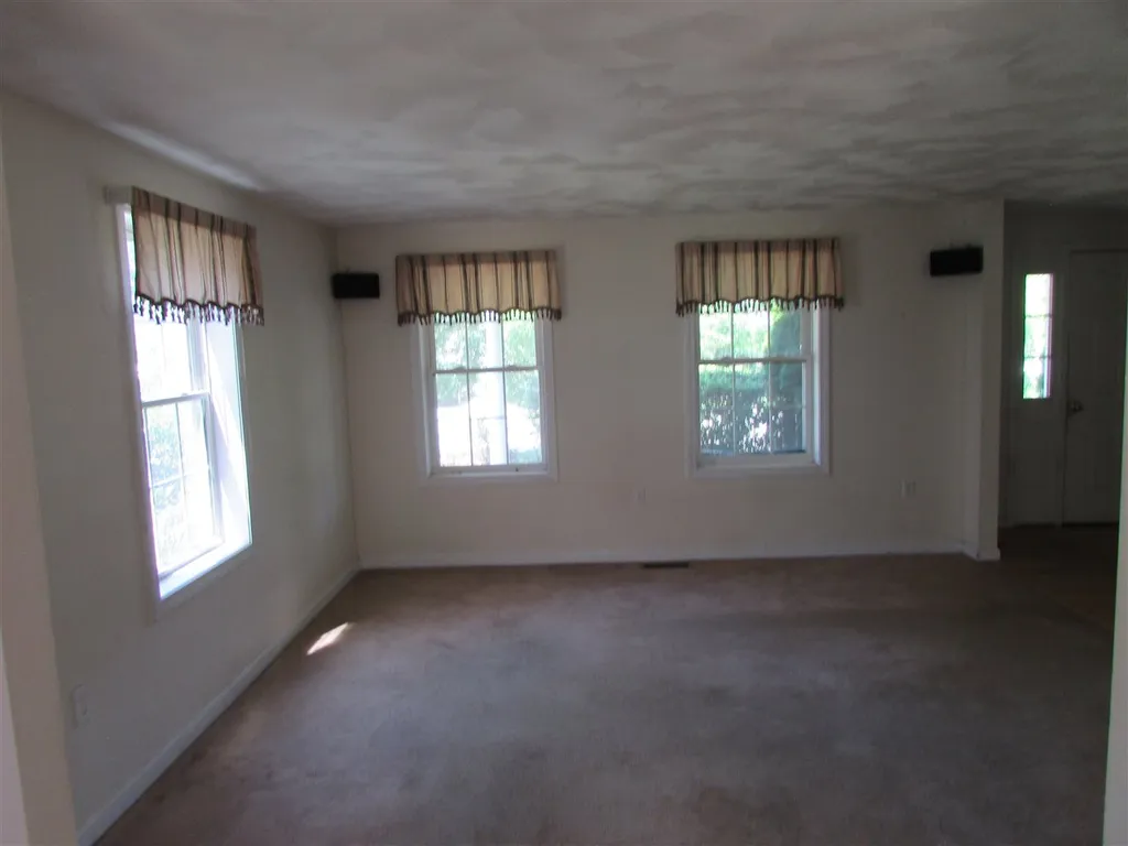 72 Nathaniel Drive Portsmouth NH 03801
