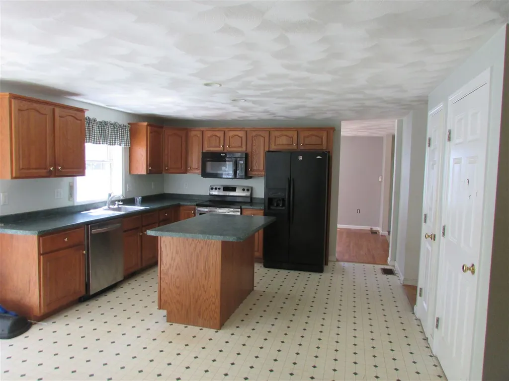 72 Nathaniel Drive Portsmouth NH 03801