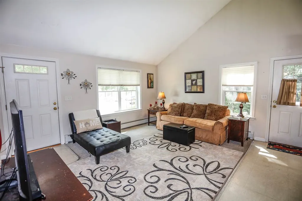 9 Bentwood Street Concord NH 03303