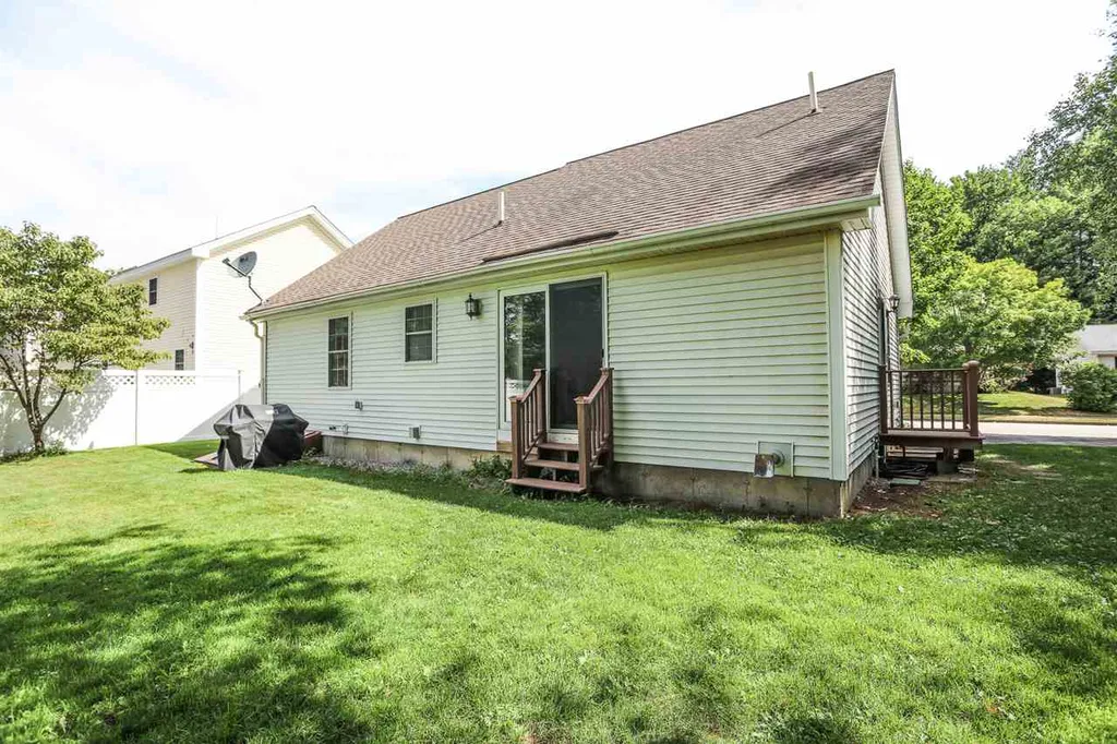9 Bentwood Street Concord NH 03303