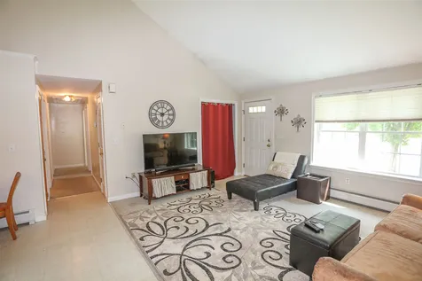 9 Bentwood Street Concord NH 03303