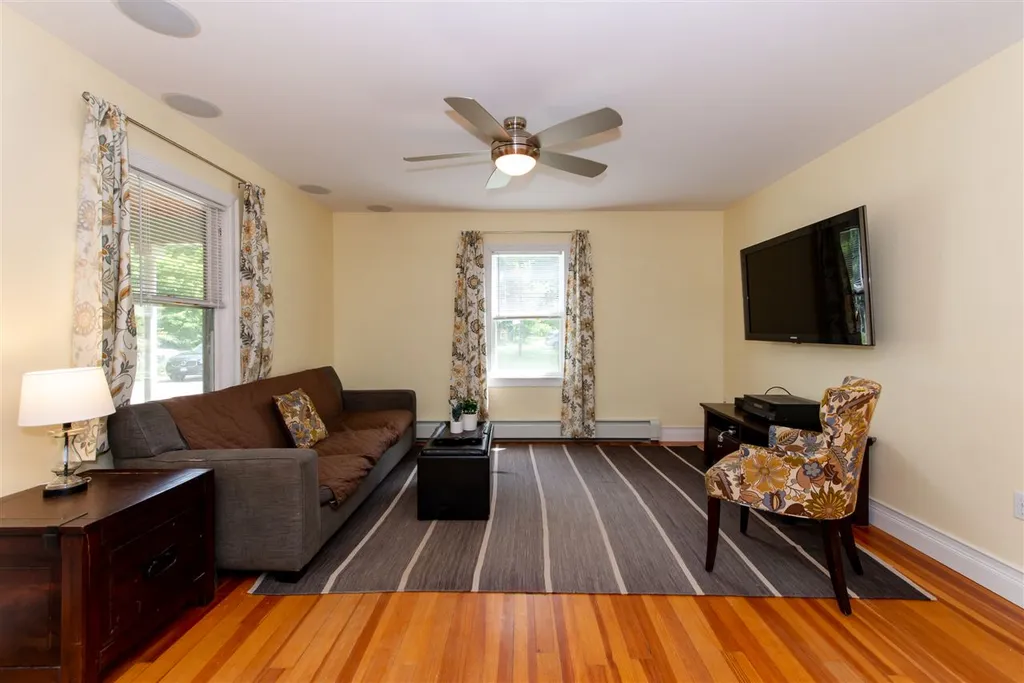 51 Old Dennett Road Kittery ME 03904