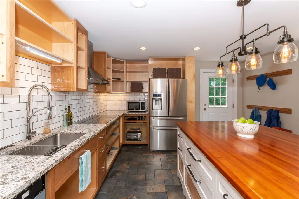 51 Old Dennett Road Kittery ME 03904