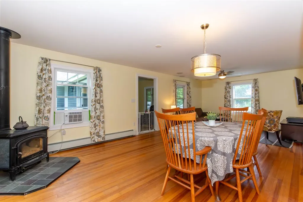51 Old Dennett Road Kittery ME 03904