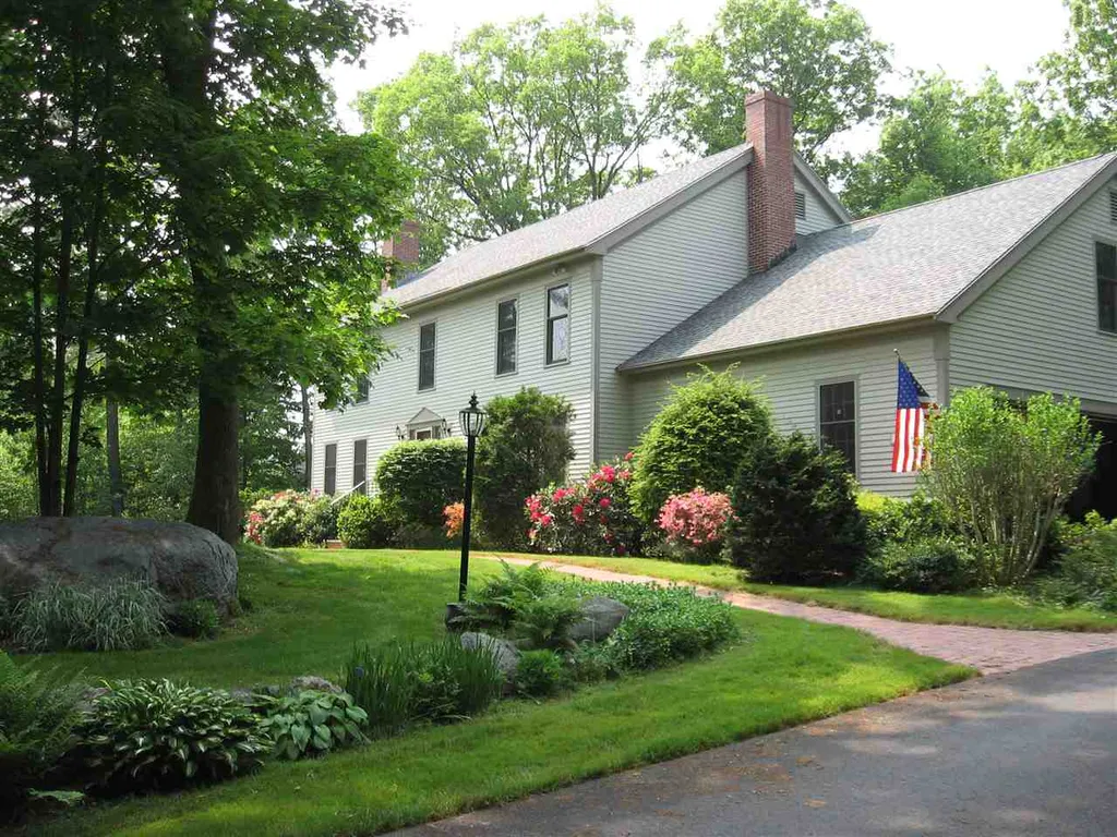 12 Cullen Way Exeter NH 03833