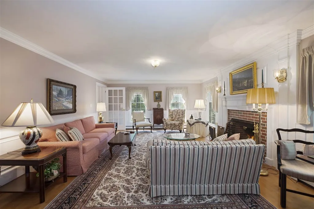 12 Cullen Way Exeter NH 03833