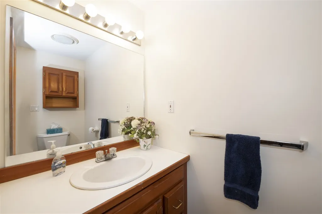 12 Cullen Way Exeter NH 03833
