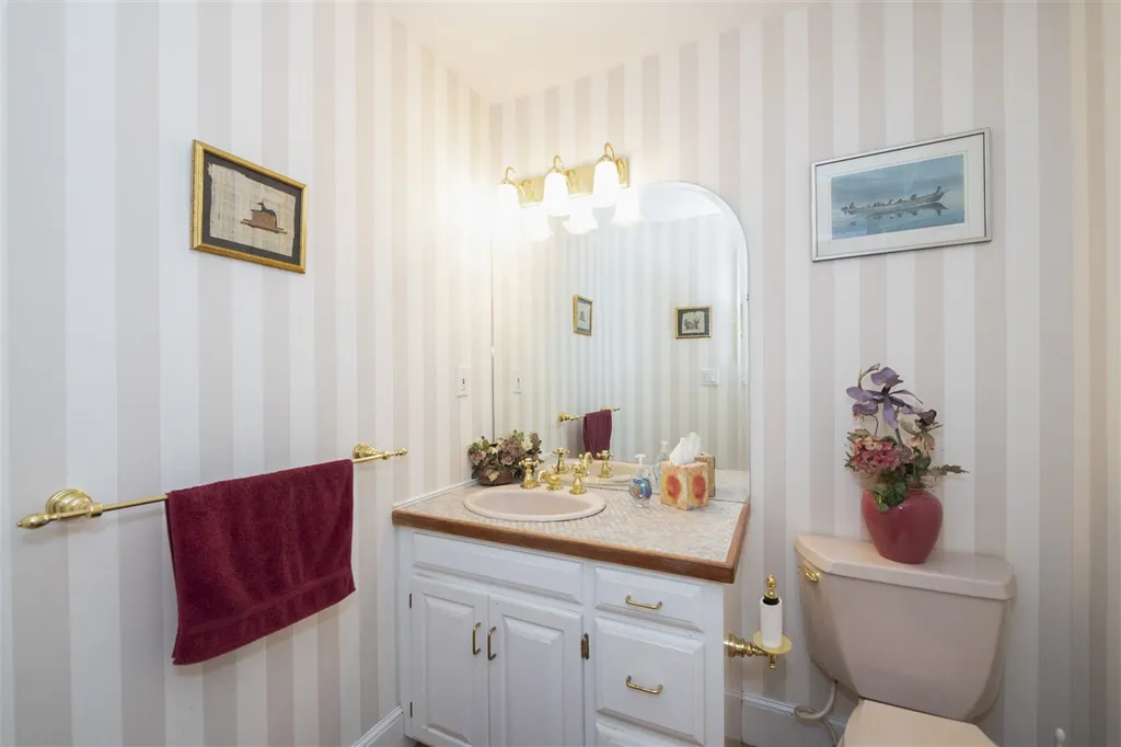 12 Cullen Way Exeter NH 03833