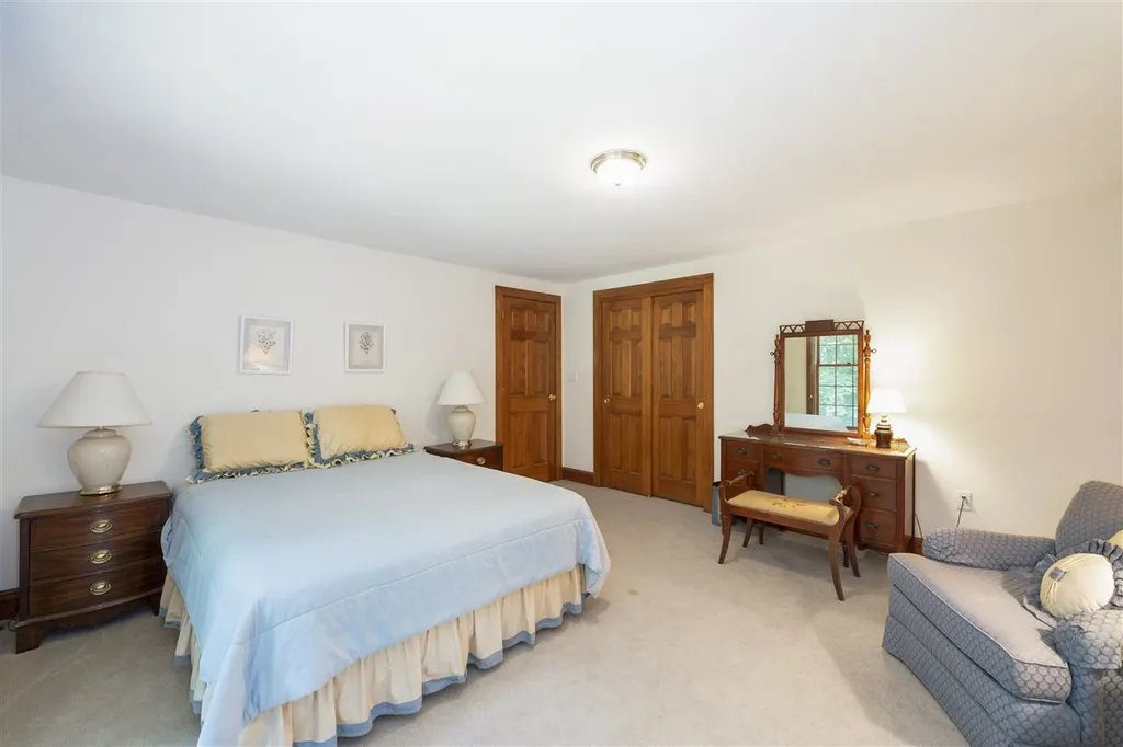 12 Cullen Way Exeter NH 03833