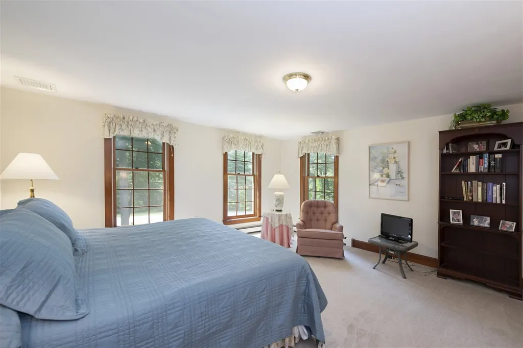 12 Cullen Way Exeter NH 03833