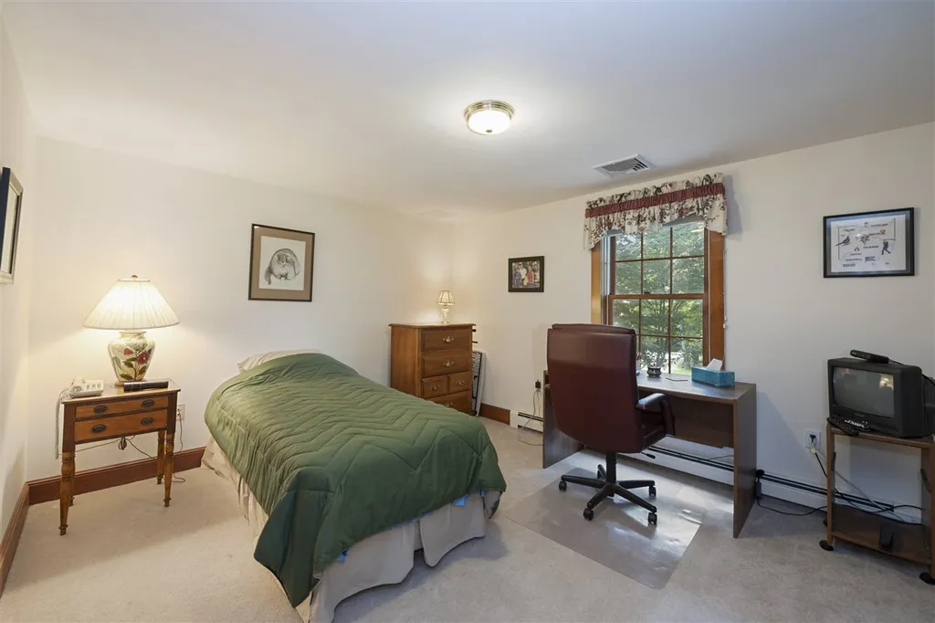 12 Cullen Way Exeter NH 03833