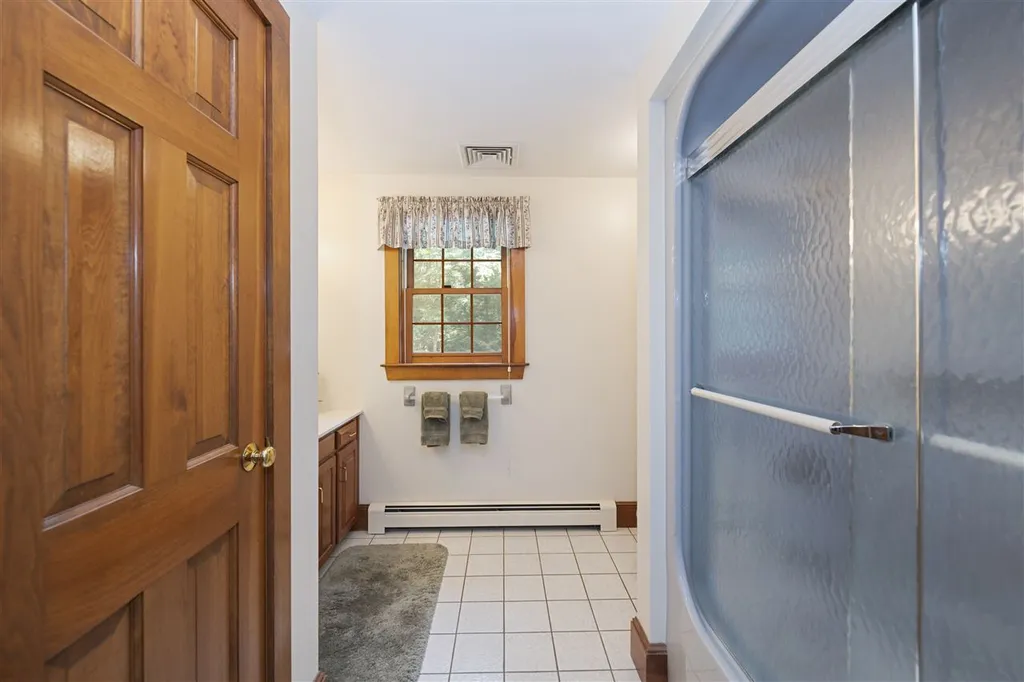 12 Cullen Way Exeter NH 03833