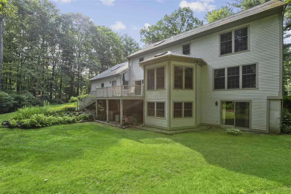 12 Cullen Way Exeter NH 03833