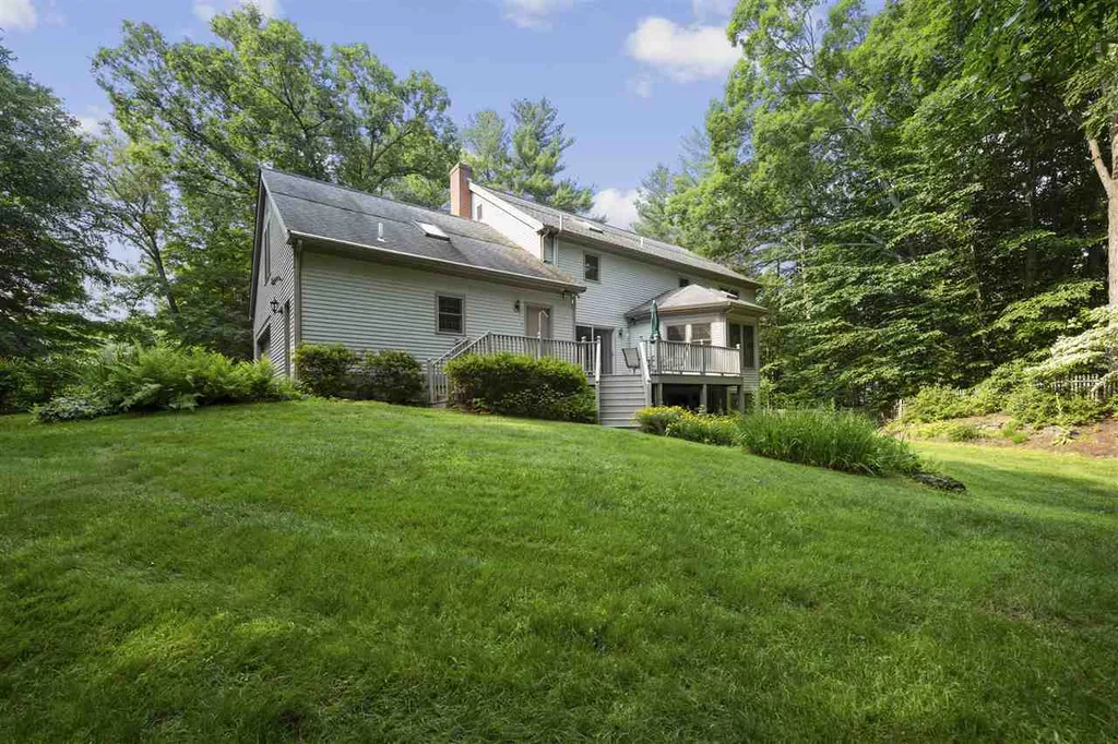 12 Cullen Way Exeter NH 03833