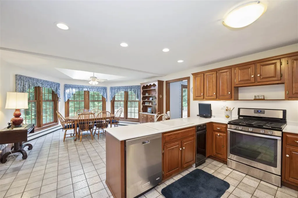 12 Cullen Way Exeter NH 03833