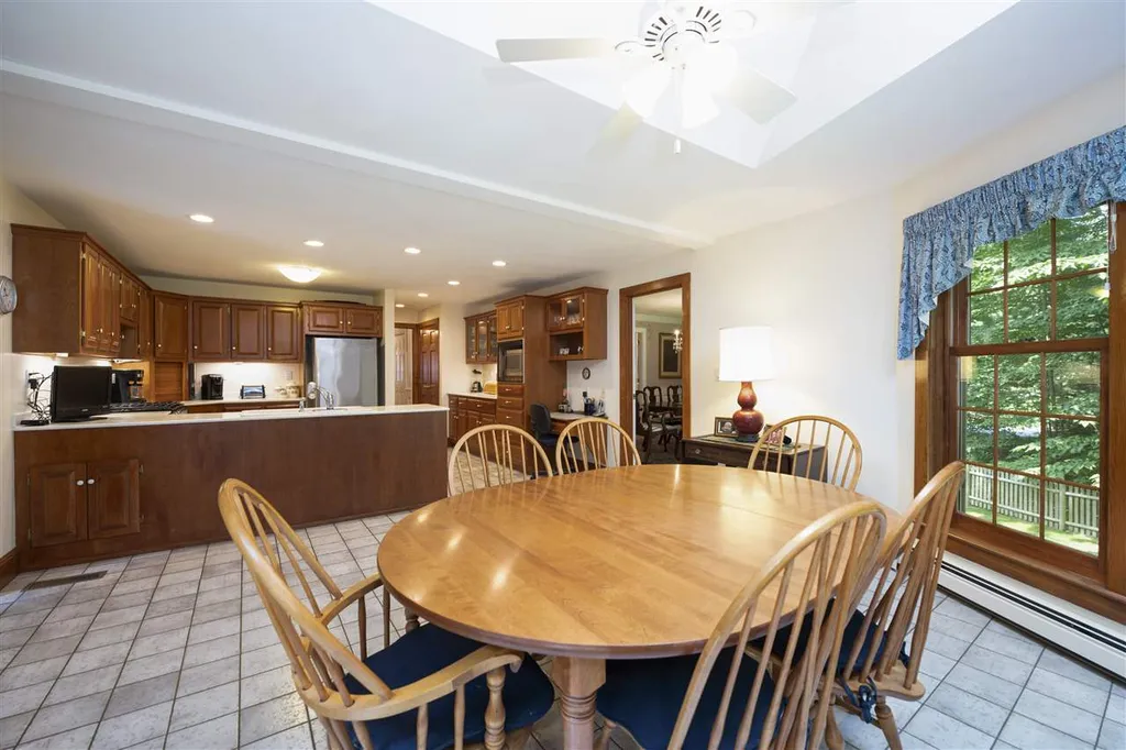 12 Cullen Way Exeter NH 03833