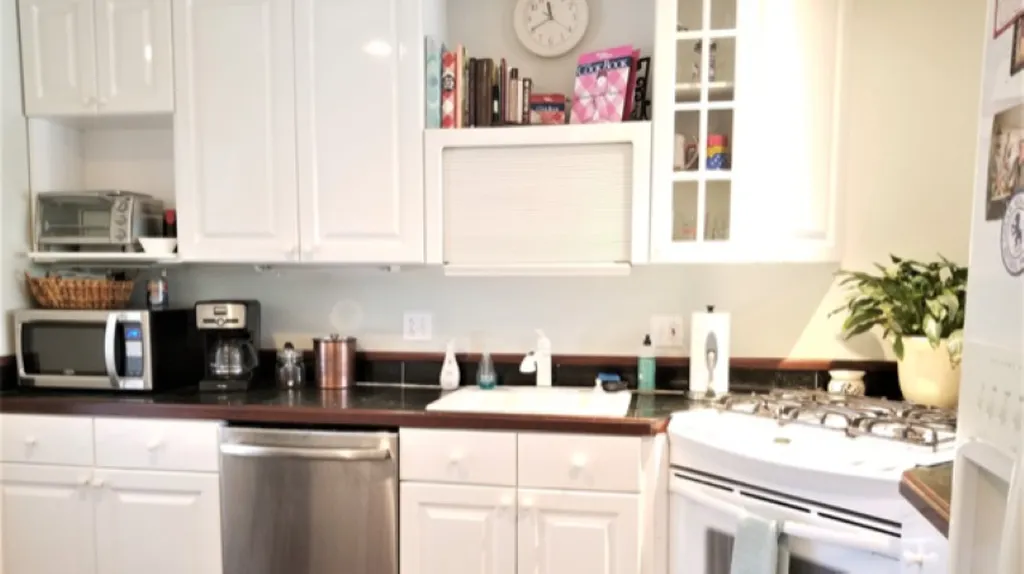 17 Cressey Street Henniker NH 03242