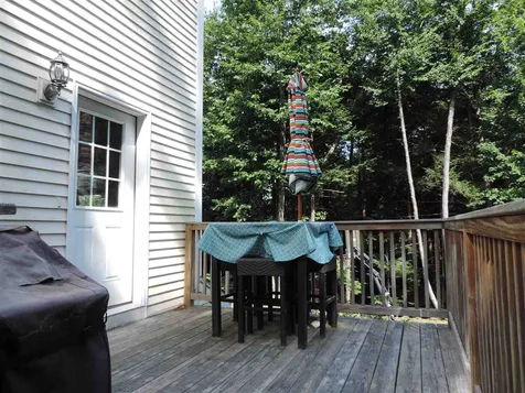 8 Rinny Lane Exeter NH 03833