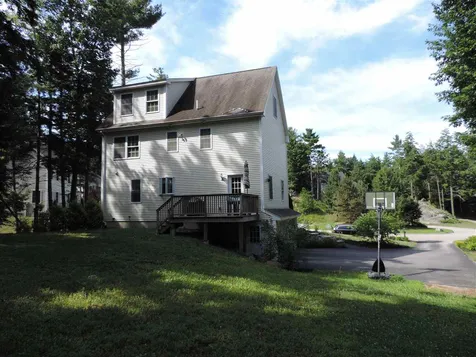 8 Rinny Lane Exeter NH 03833