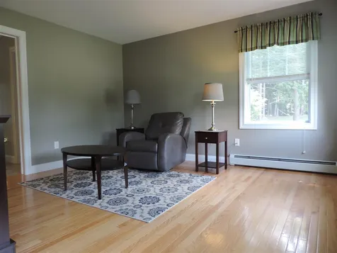 8 Rinny Lane Exeter NH 03833