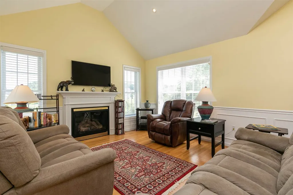 16 Augusta Way Dover NH 03820