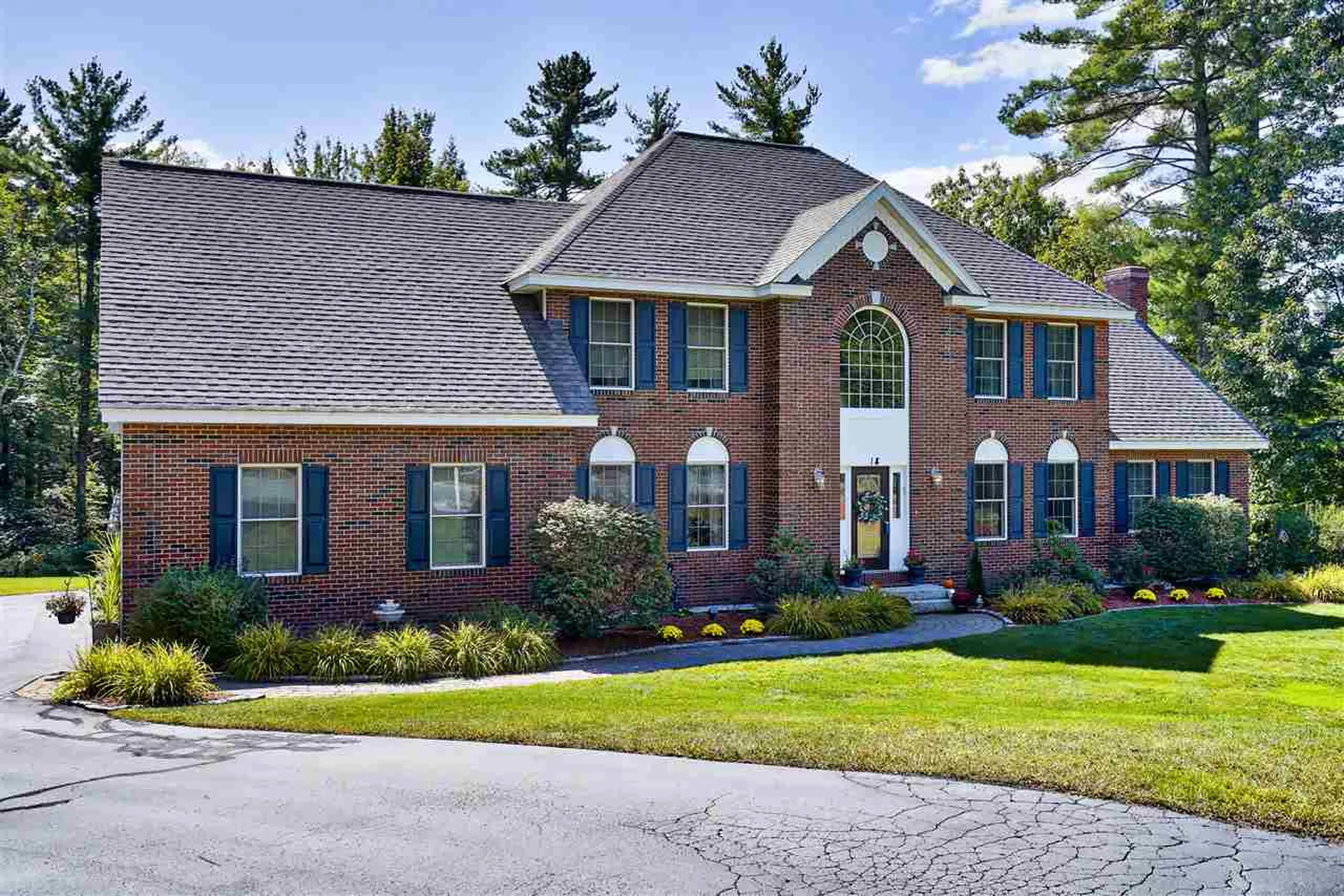 18 Bills Way Bedford NH 03110