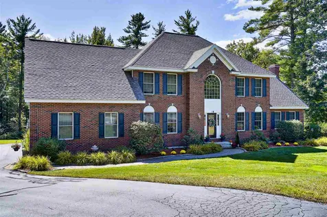 18 Bills Way Bedford NH 03110