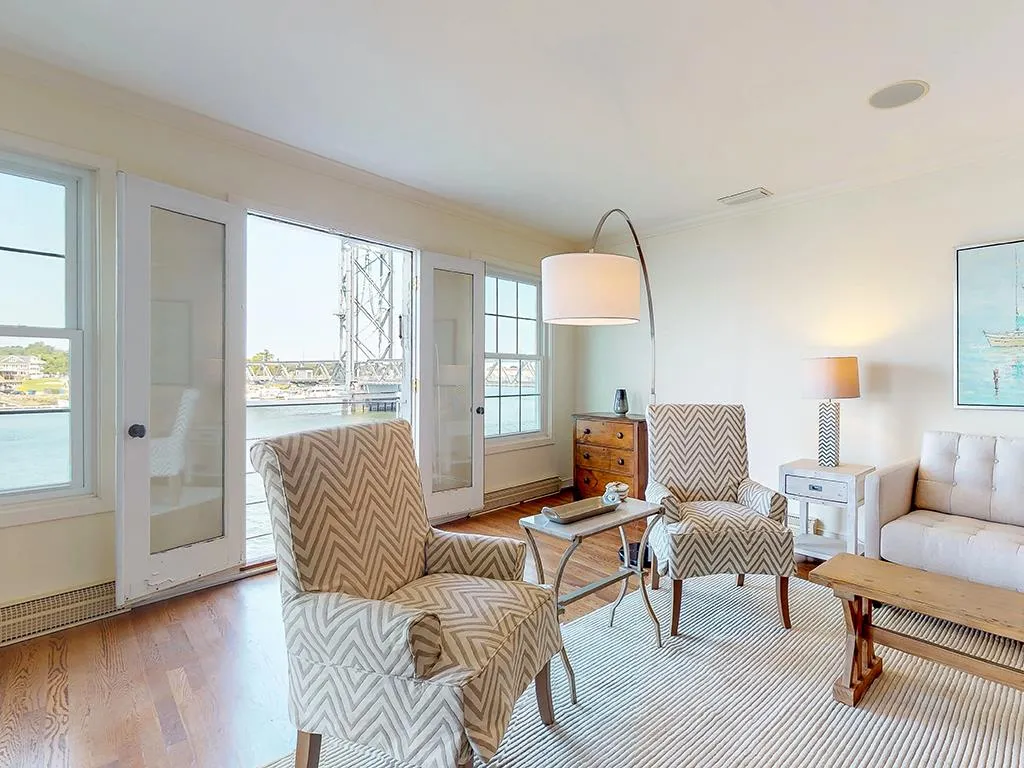 135 Bow Street Portsmouth NH 03801