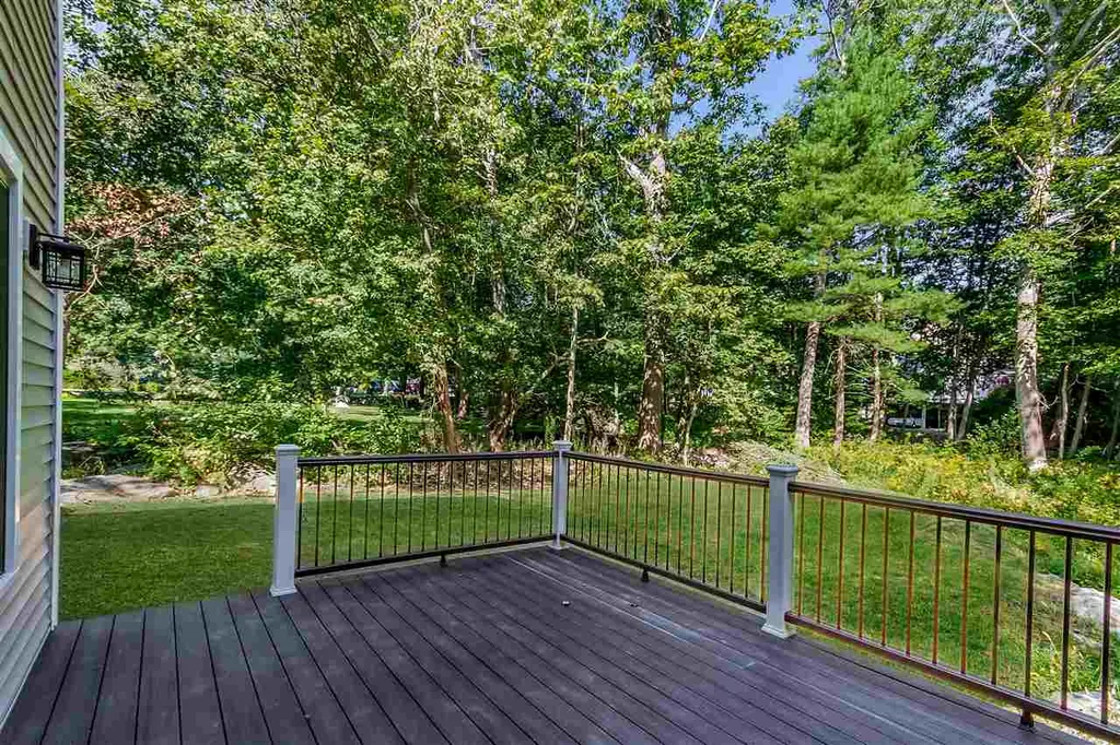 8 Maple Avenue Rye NH 03870