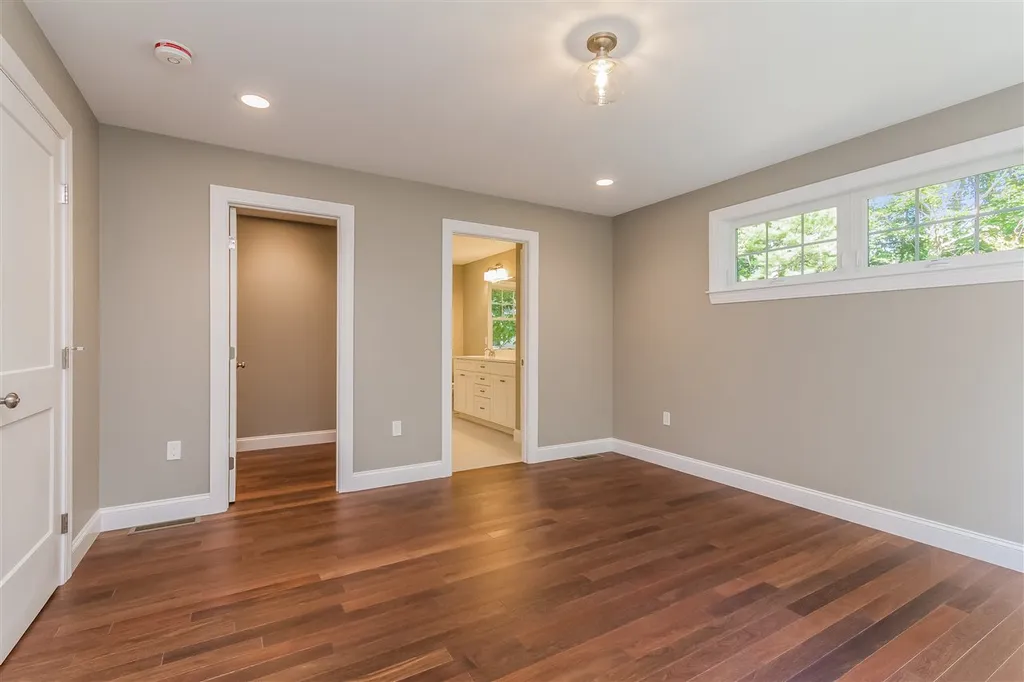 8 Maple Avenue Rye NH 03870